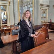 Disponibile ad aiutare studenti alle prese con le ostiche materie del diritto. Contattatemi!